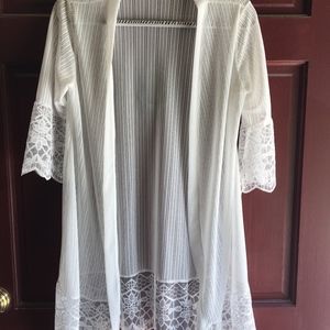 ✨NWOT✨ Lace Kimono